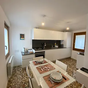 ca-berto-apartment.hotelinveneto.com/
