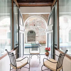 riva-palace-apartment.hotelinveneto.com/